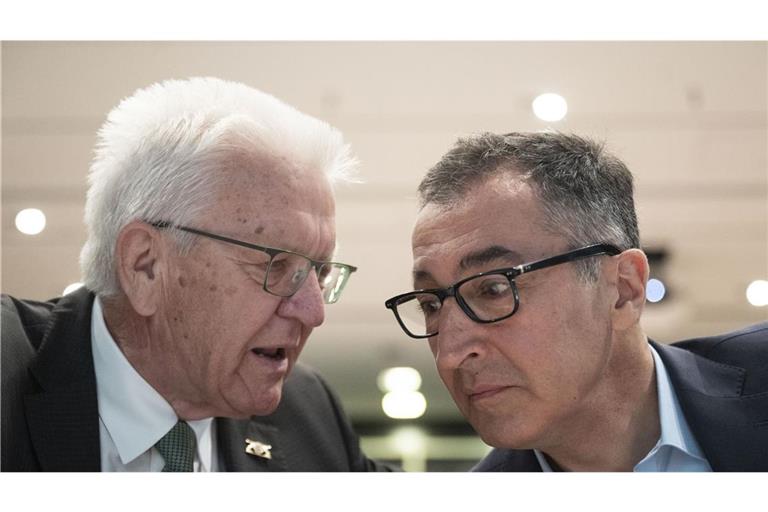 Ministerpräsident Winfried Kretschmann (Grüne) empfahl Cem Özdemir am Samstag als seinen Nachfolger.