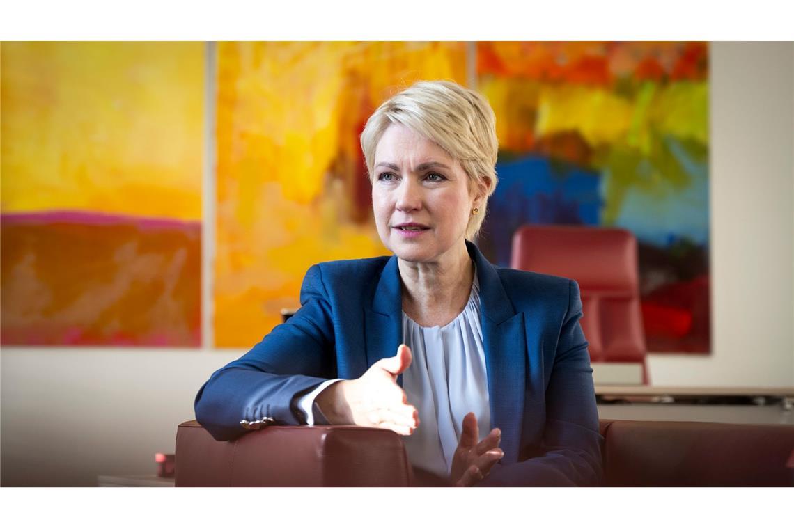 Ministerpräsidentin Manuela Schwesig findet, dass man den Einsatz der Arbeitenden nicht kleinreden soll. (Archivbild)