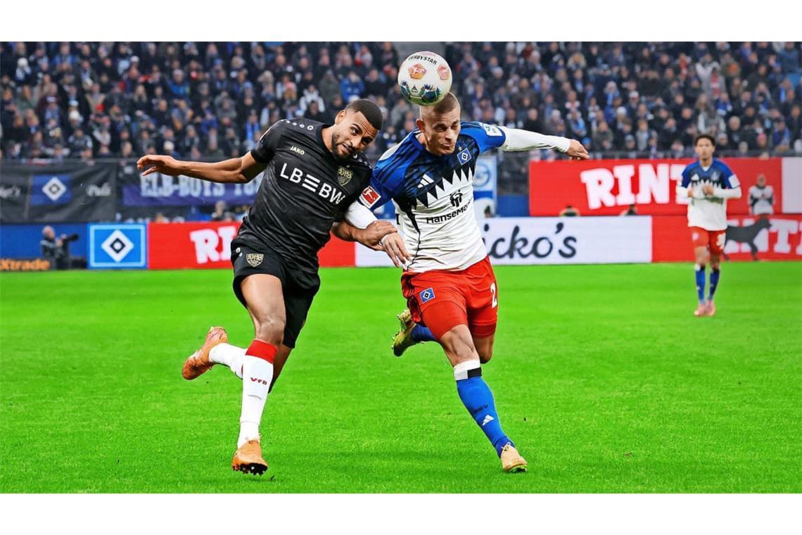 Miro Muheim lässt den Volkspark in der 88. Minute mit einem Traumtor aus 25 Metern in den rechten Winkel explodieren und bringt den Hamburger SV mit 1:0 in Führung.