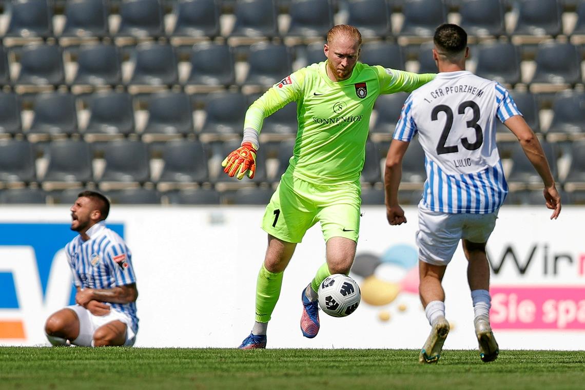 SG Sonnenhof: Maximilian Reule ist glücklich und mahnt trotzdem Mit Aspach in allen bisherigen Saisonspielen mindestens einen Schritt schneller am Ball als der Gegner: Maximilian Reule. Foto: Volker Müller