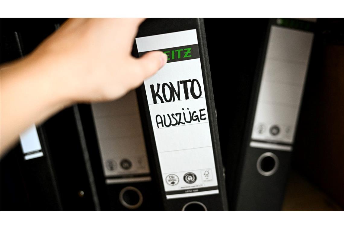 Normenkontrollrat plant Empfehlungen für neue Regierung Mit dem Bürokratieentlastungsgesetz IV, das im Oktober den Bundesrat passiert hat, wurde unter anderem die Aufbewahrungsfrist für bestimmte Belege von zehn auf acht Jahre verkürzt - Illustration.