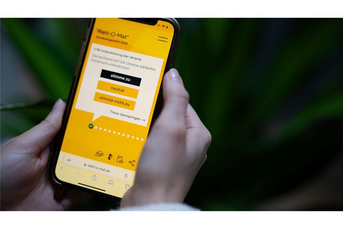Wahl-O-Mat zur Bundestagswahl startet - 29 Parteien dabei Mit dem Online-Tool können Wählerinnen und Wähler ihre eigene Position mit der aller 29 zur Wahl antretenden Parteien in 38 Thesen vergleichen.