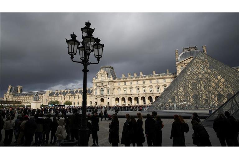 Mit den Sicherheitsvorkehrungen im Pariser Louvre soll es nicht zum Besten bestellt sein (Archivbild).