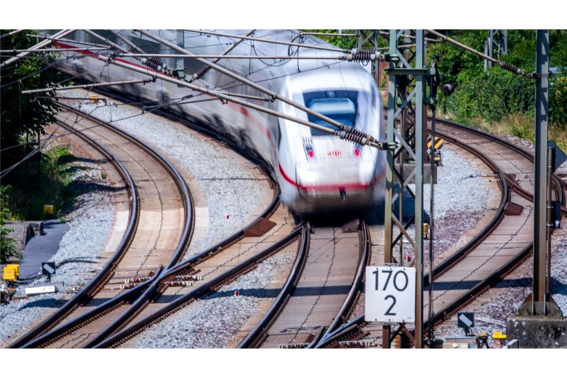 Mit der Bahn sind die Reisezeiten zu Zielen in Polen oft unverhältnismäßig lang. (Symbolbild)