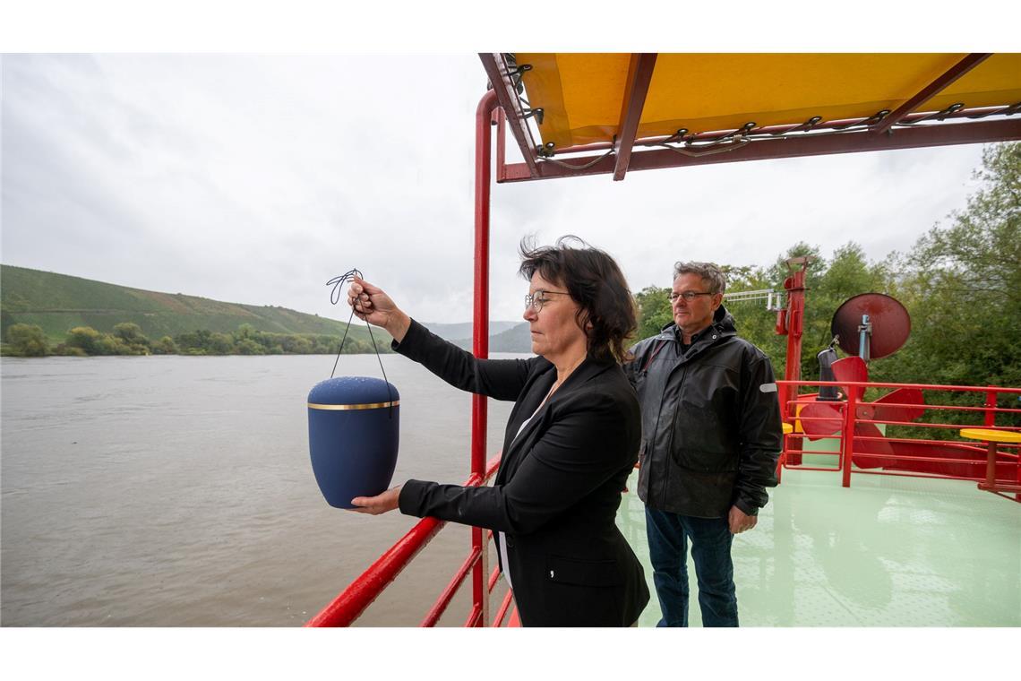 Bald gibt es erste Flussbestattungen in Deutschland Mit der Neufassung des Bestattungsgesetzes sind neue Beisetzungen in Rheinland-Pfalz möglich. (Archivbild)