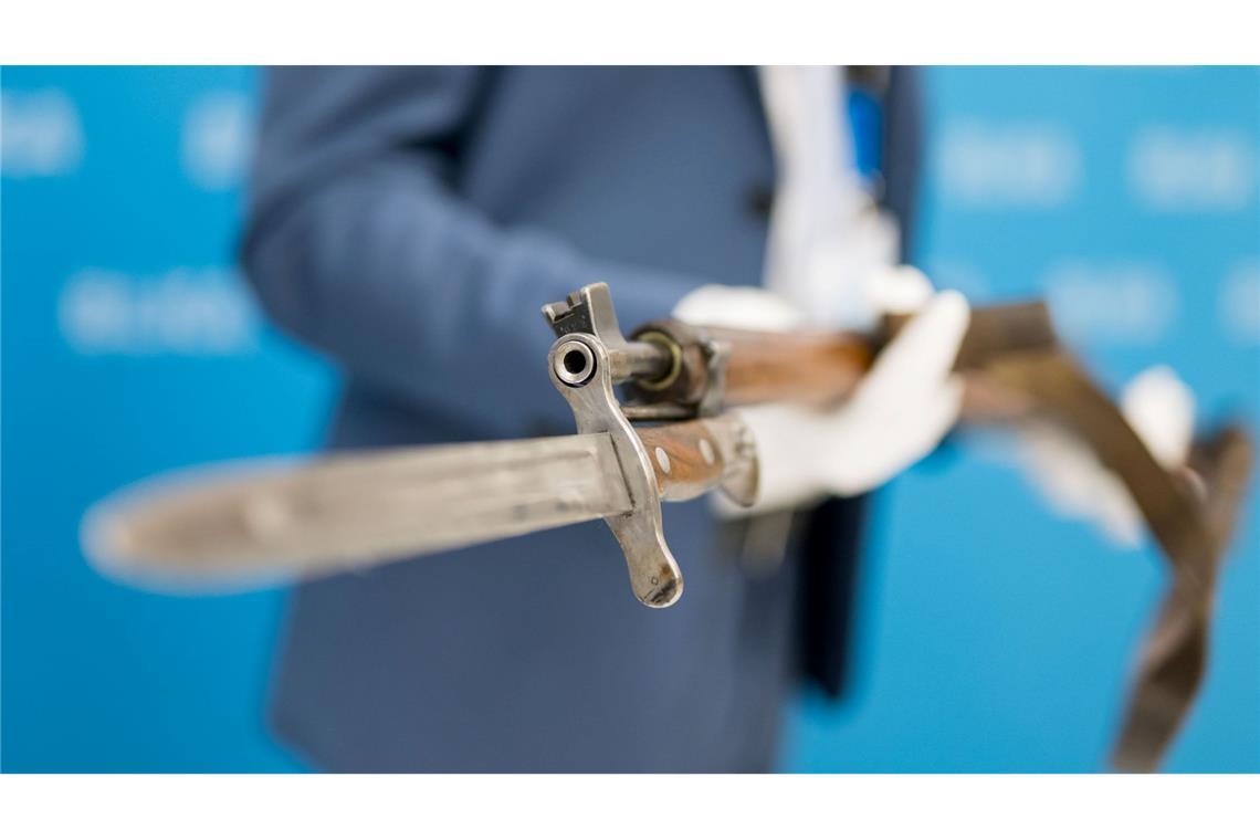 Ermittler werten Schüsse als antiisraelischen Terrorangriff Mit dieser Waffe schoss der Täter in München.