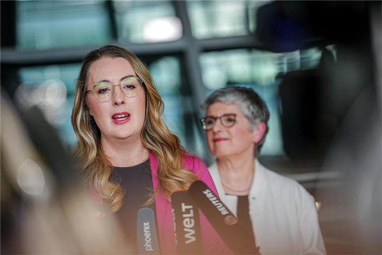 Mit eindeutigen Worten: die Grünen-Fraktionschef Katharina Dröge und Britta Haßelmann im BundestagMit eindeutigen Worten: die Grünen-Fraktionschef Katharina Dröge und Britta Haßelmann im Bundestag