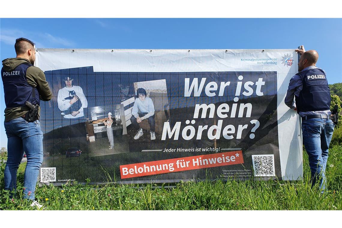 Wie Ermittler bei „Cold Cases“ vorgehen Mit einem Fahndungsplakat sucht die Polizei Unterfranken nach Hinweisen zu einem Mordfall. Ende 1990 war der 16 Jahre alte Klaus Berninger in Wörth am Main umgebracht worden. Bis heute ist der Fall ungeklärt.
