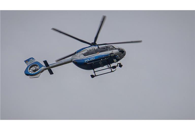 Mit einem Hubschrauber hat die Polizei im Ostalbkreis am Donnerstag nach einem Einbrecher gesucht (Symbolfoto).