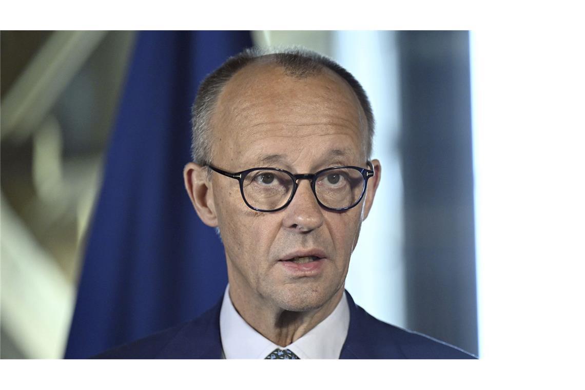 Klartext-Kanzler Friedrich Merz Mit einer deutlichen Botschaft an Putin: Friedrich Merz bei einer Pressekonferenz im finnischen Turku.