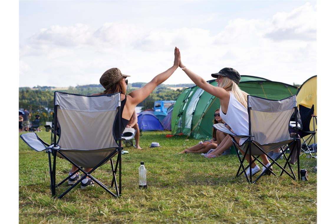 Was auf der Festival-Packliste nicht fehlen darf Mit einer Festival-Packliste kann man sich Stress vor Ort ersparen.