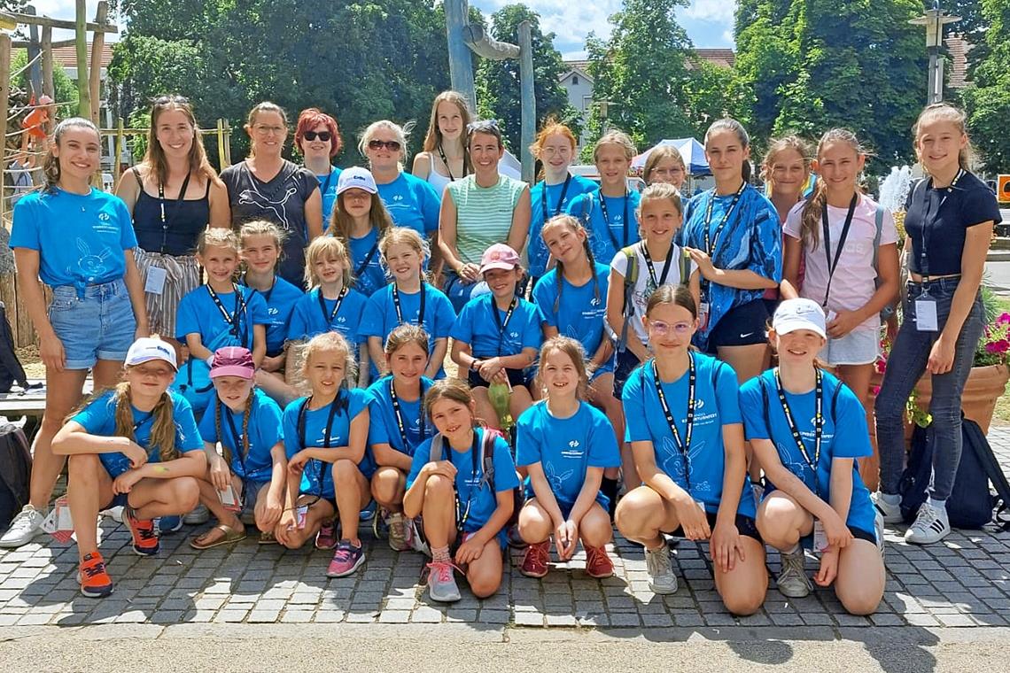 Turnen, Toben und Teamerlebnisse beim Landeskinderturnfest Mit einer großen Abordnung sind die Turnerinnen der TSG Backnang in Esslingen dabei. Foto: Sabine Ruopp