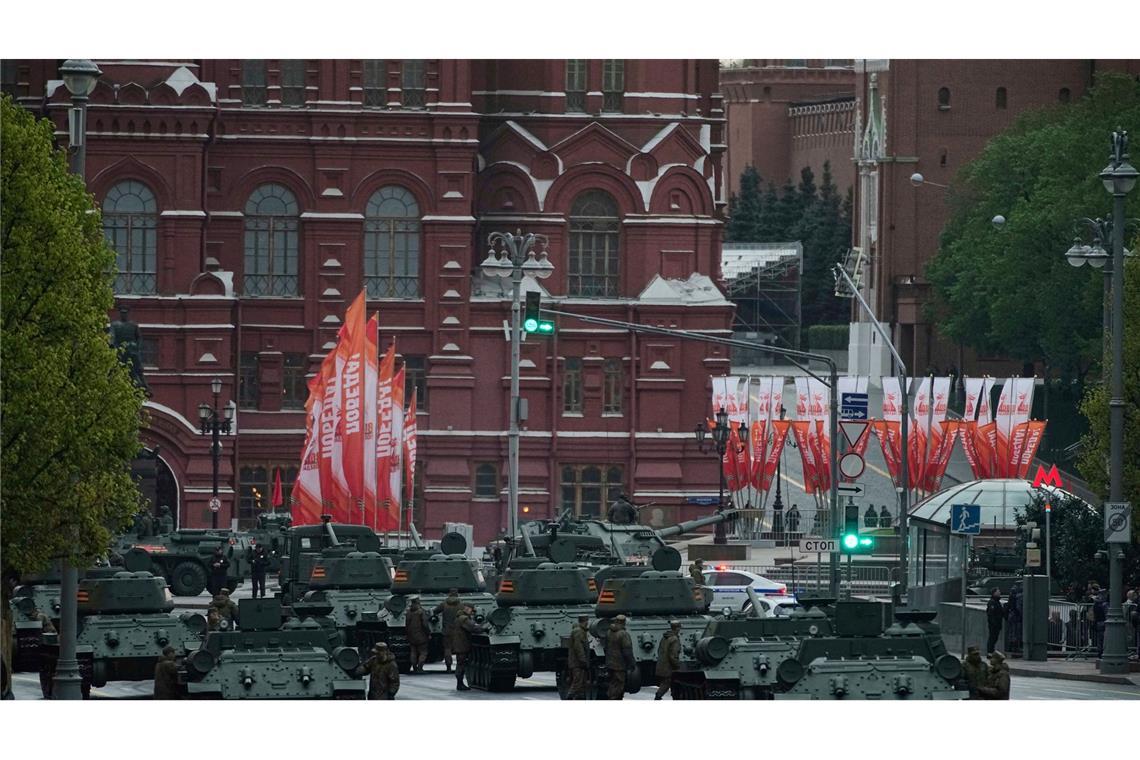 Gedenken in Kriegszeiten – Kiew stört Putins Siegesparade Mit einer großen Militärparade begeht Russland den 80. Jahrestag des Sieges im Zweiten Weltkrieg.