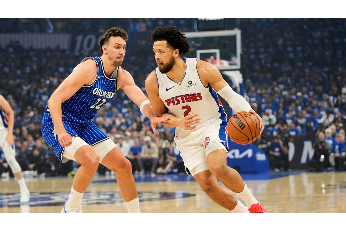 Mit Franz Wagner (links) auf dem Feld waren die Magic den Pistons klar überlegen.
