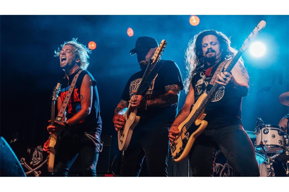 Mit harten Saiten und ganz viel Herz: die Musiker Ben Wells, Chris Robertson und Steve Jewell (von rechts) von Black Stone Cherry.