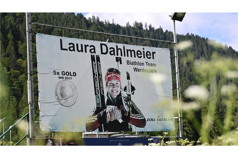 Mit öffentlichem Gedenken an Laura Dahlmeier hatte sich ihre Heimatgemeinde zunächst zurückgehalten.