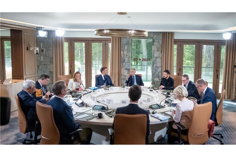 Mit Selenskyj, aber ohne Trump: Der G7-Gipfel nach der Abreise des US-Präsidenten.