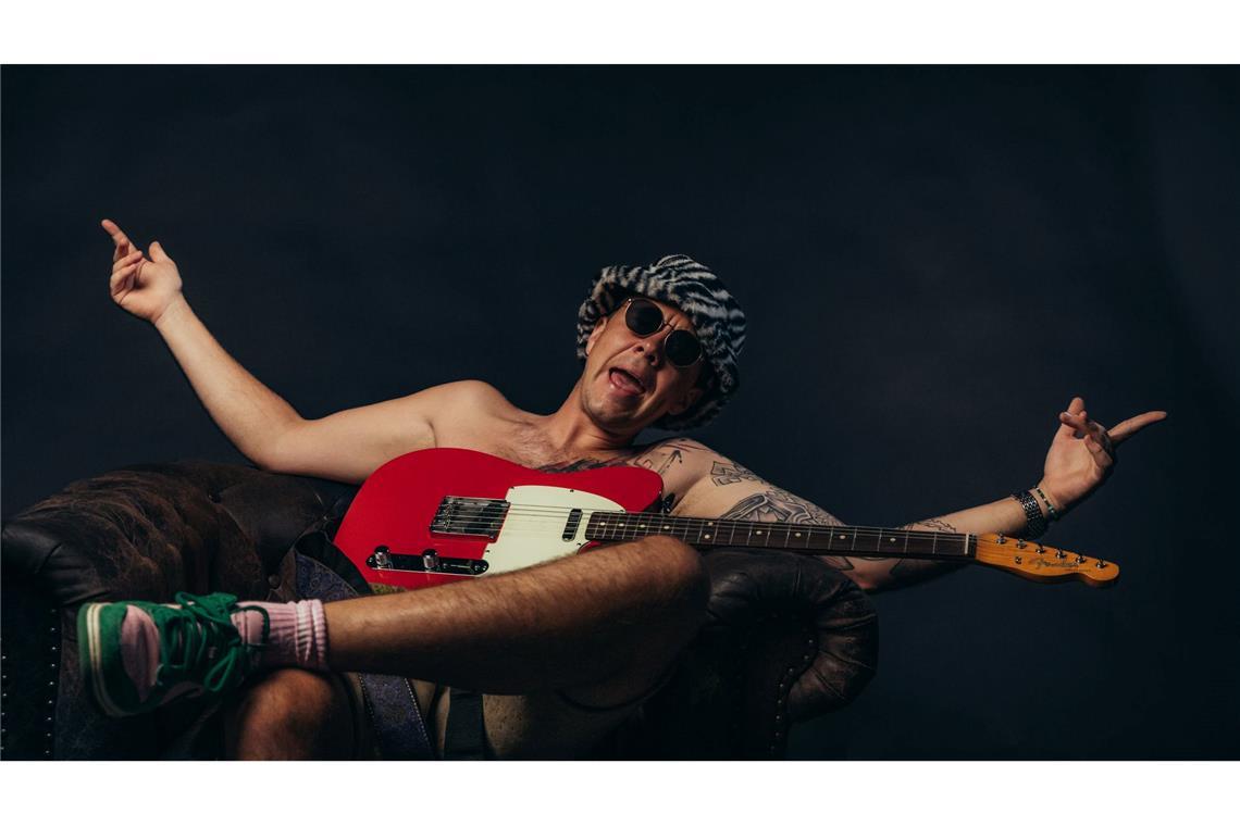 "Wackelkontakt": Der Winter-Partyhit kommt vom Tegernsee Mit ungefähr zehn Jahren bekam er die erste Gitarre.