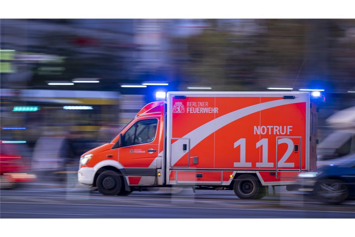 Matratze fängt Feuer - fünf Verletzte Mit Verdacht auf Rauchgasvergiftung wurden fünf Bewohner eines Mehrfamilienhauses in Biberach nach einem Brand ins Krankenhaus eingeliefert (Symbolfoto).