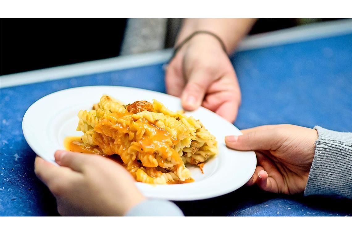 Bitte kein Kulturkampf um die Bärchenwurst! Mittagspause an einer Grundschule: Eine ausgewogene Ernährung ist wichtig – besonders für Kinder.