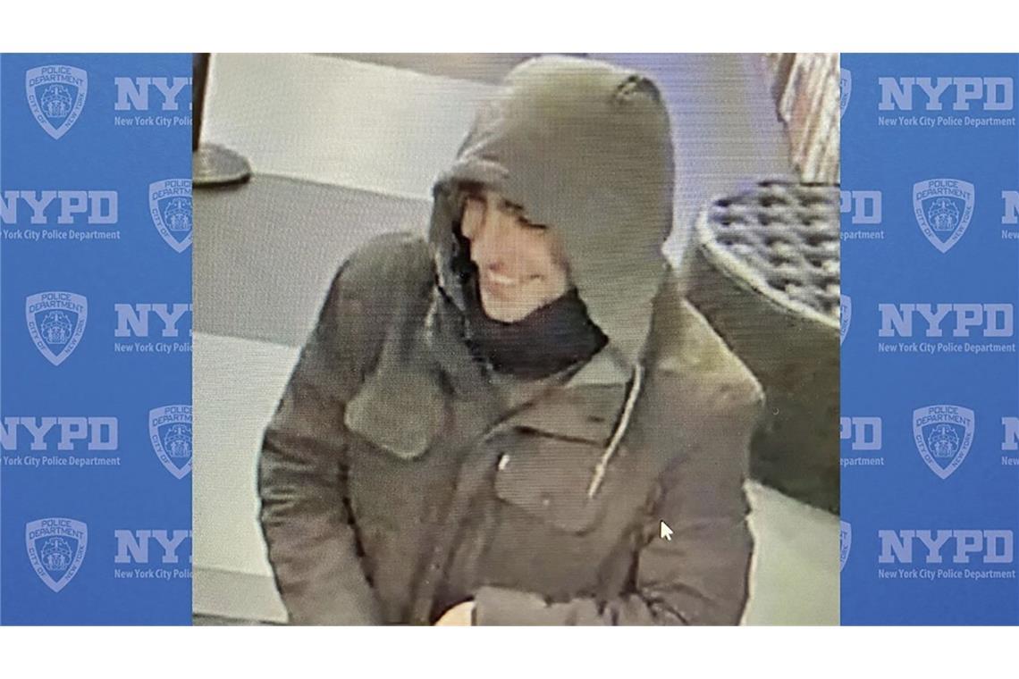 Vom Musterschüler zum Attentäter – und dann zum Internet-Hit Mittels Überwachungskamera war der Attentäter leicht zu identifizieren – seine Jacke wurde zum Verkaufsschlager.