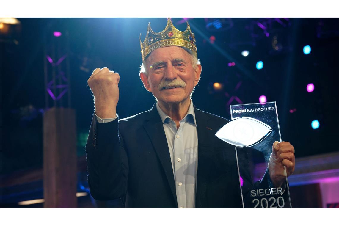 Urknall des Reality-TV: Wie "Big Brother" die Nation bewegte Mittlerweile wurde die Marke erweitert: Bei "Promi Big Brother" auf Sat.1.ziehen Promis in den Container. Wie hier der ehemalige Fußballkommentator Werner Hansch. (Archivbild)