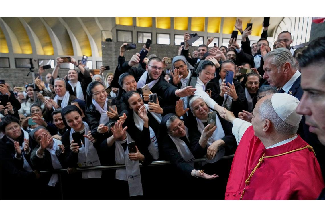 Mobile Begeisterung für Papst Leo