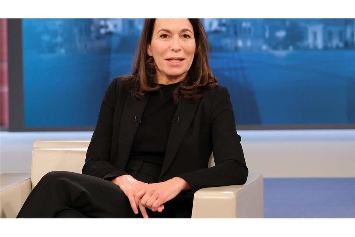 Was Anne Will jetzt sonntagabends macht Moderatorin Anne Will genießt weiter jeden Sonntag nicht mehr ins TV-Studio zu müssen. (Archivbild)