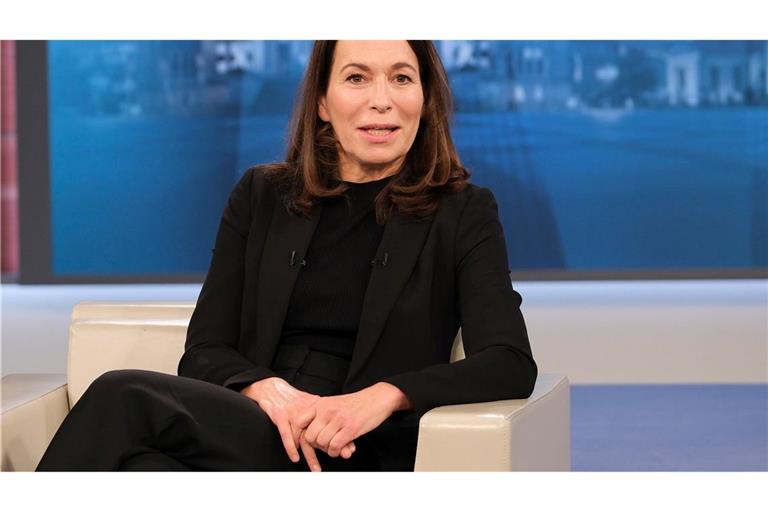 Moderatorin Anne Will genießt weiter jeden Sonntag nicht mehr ins TV-Studio zu müssen. (Archivbild)