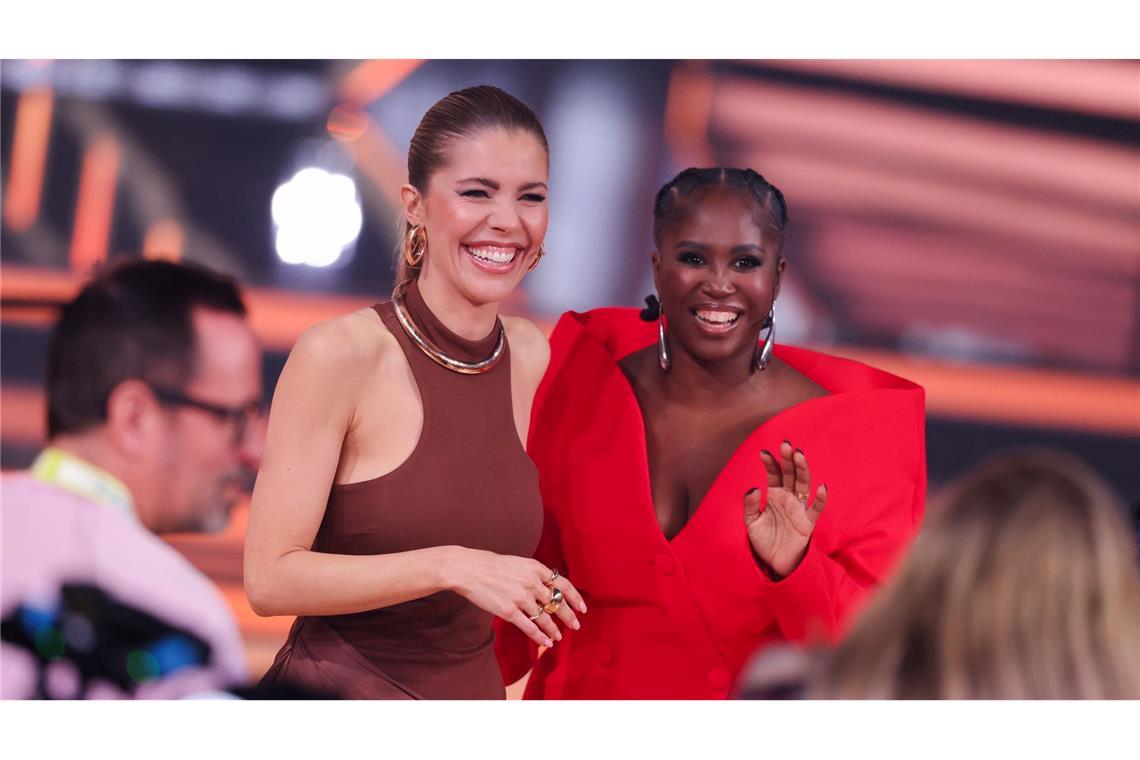 Swarovski tanzt wieder selbst - was macht Daniel Hartwich? Moderatorin Victoria Swarovski und Tanz-Jurorin Motsi Mabuse eröffneten gemeinsam die RTL-Show "Let's Dance". (Archivbild)