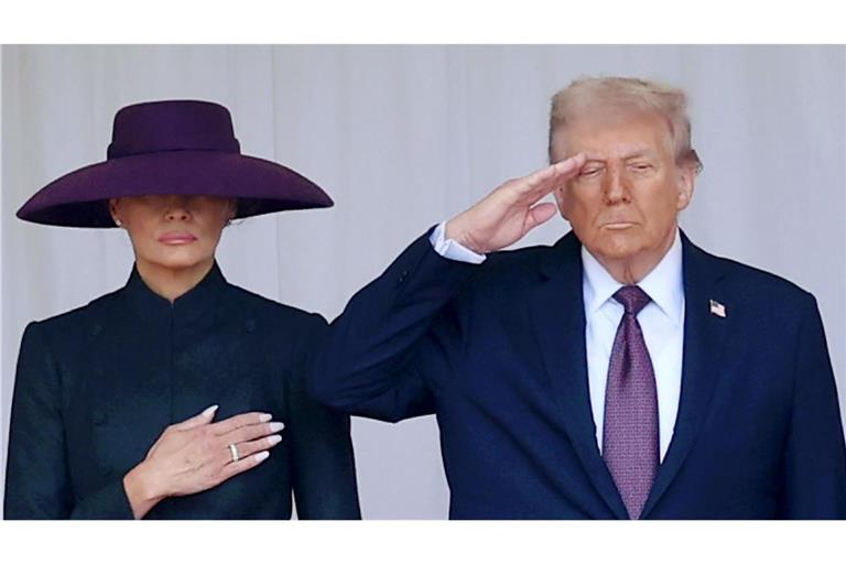 Monarchie-Show mit Melania und Donald-Trump.