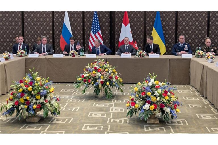 Moskau und Kiew tauschen nach Angaben des russischen Chefunterhändlers Wladimir Medinski Hunderte Kriegsgefangene im Rahmen von Vereinbarungen aus, die bei den jüngsten Verhandlungen in Genf erzielt wurden. (Archivbild)