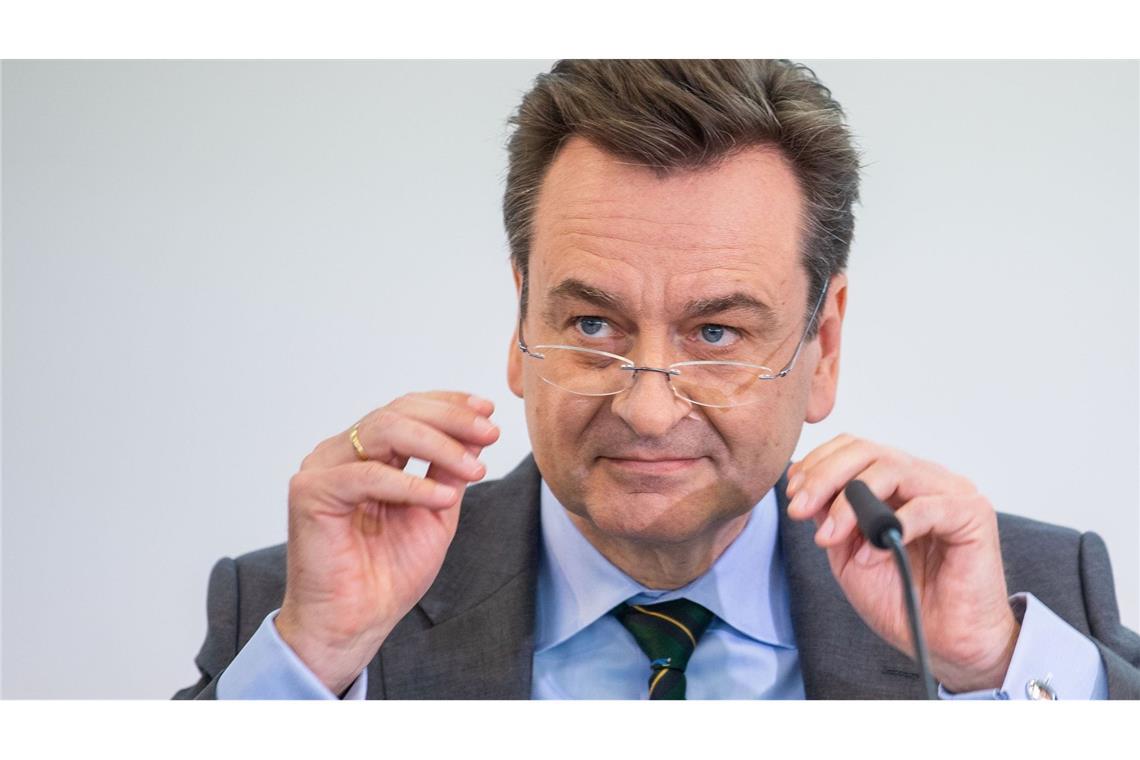 Munich Re: Goldene Bilanzen in Krisenzeiten Munich Re-Chef Joachim Wenning peilt in Krisenzeiten immer neue Rekordergebnisse an.