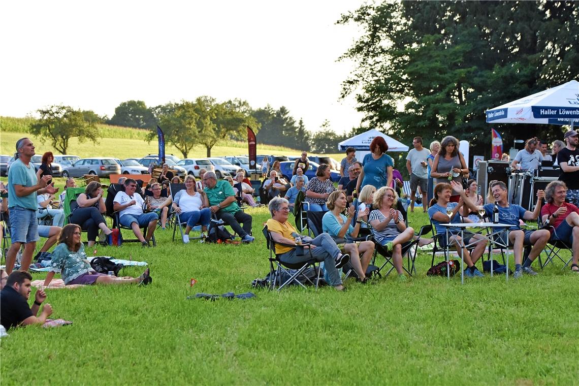 Murrhardter Sommerpalast Bergfestival in Murrhardt Waltersberg an den Wellington...