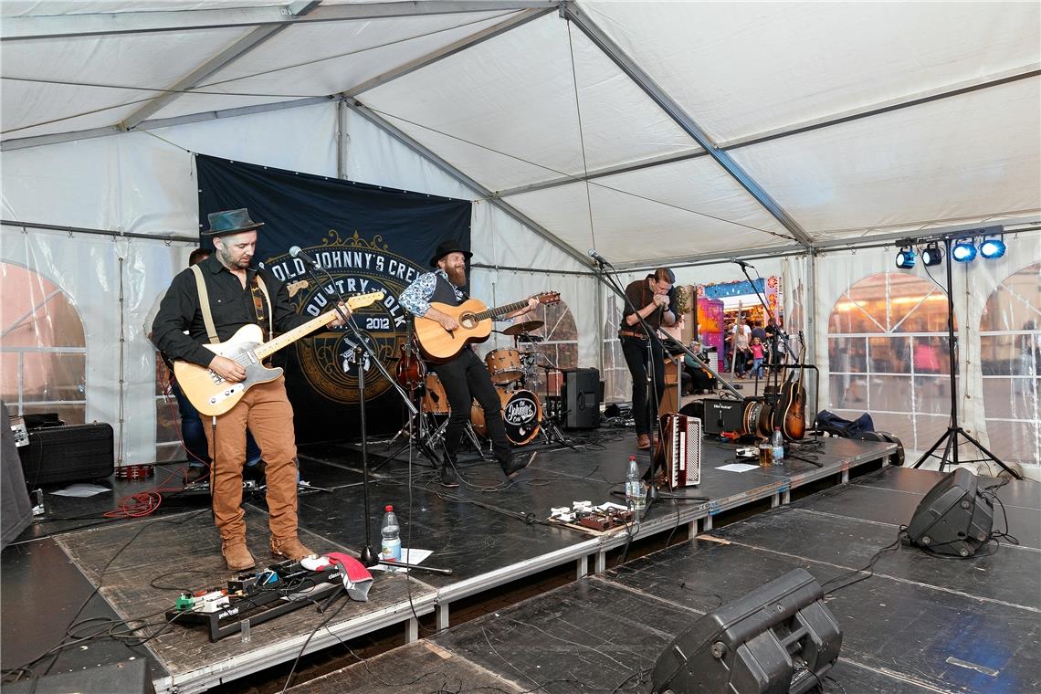    Murrhardter Stadtfest 2022    Band am Marktplatz