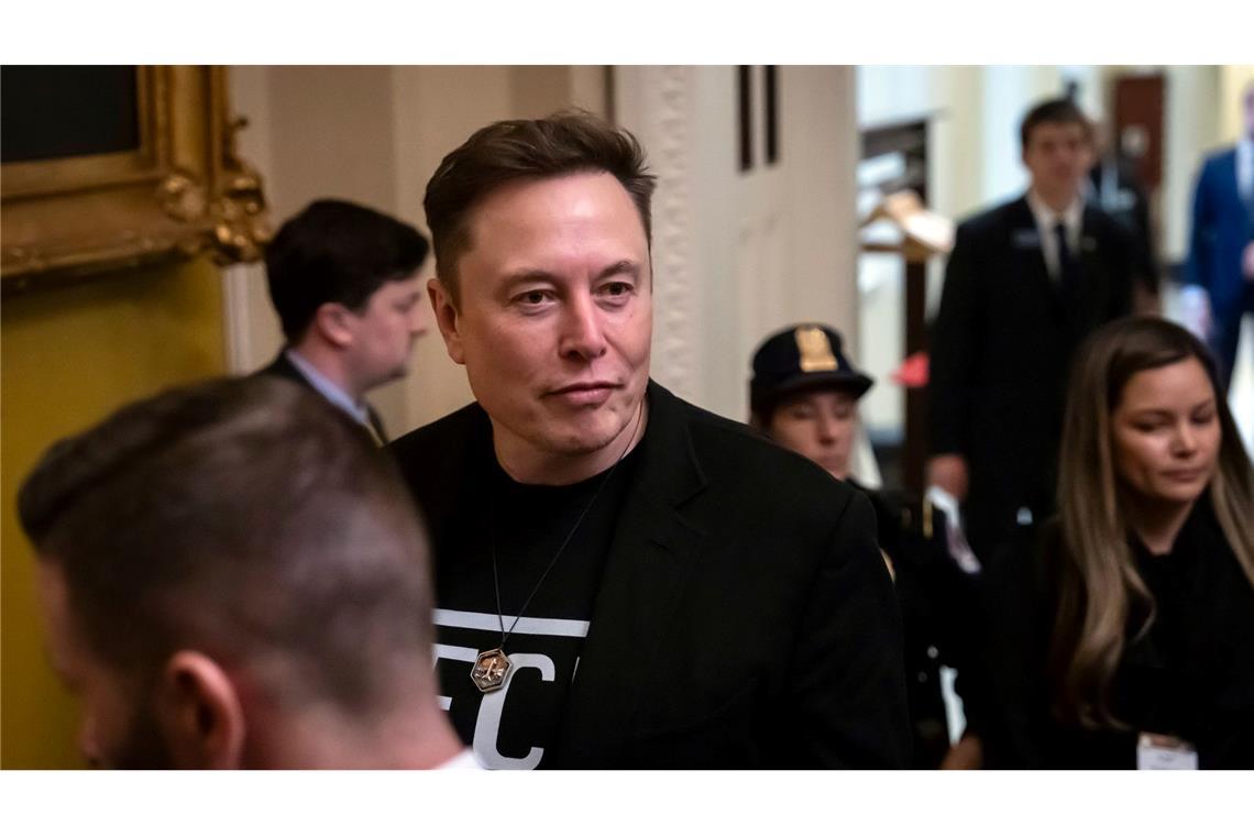 Trump zu Musk: Skalpell anstelle von Axt Musk soll kürzen, wo andere nicht kürzen