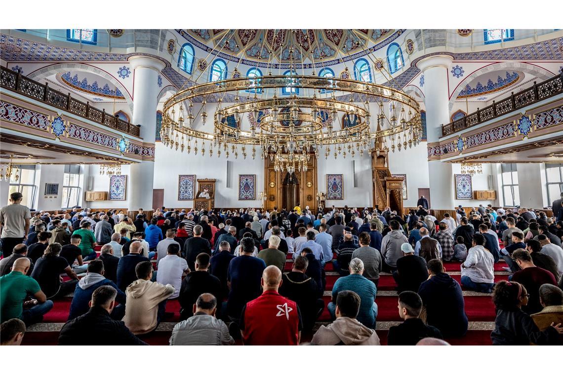 Über 60 Prozent der Musliminnen erleben oft Diskriminierung Muslimische Menschen fühlen sich in Deutschland häufig aufgrund ihrer Religion diskriminiert. (Archivbild)