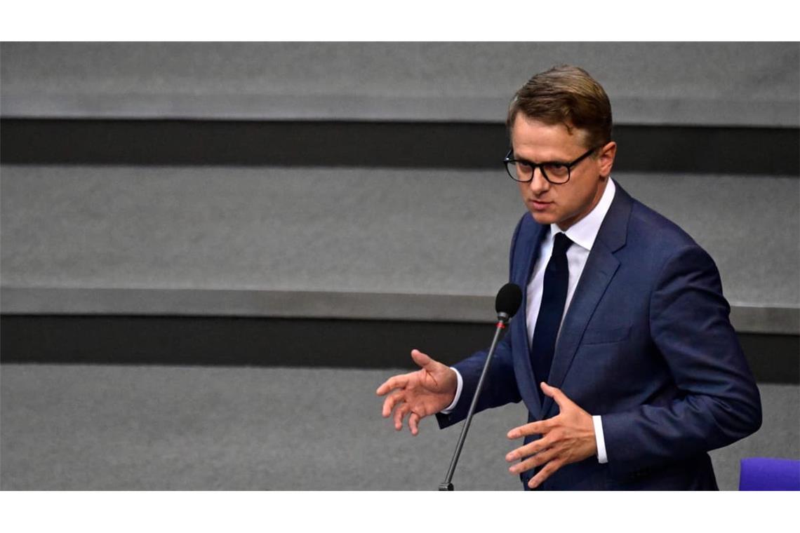 Muss sich in ein sehr komplexes System einarbeiten: Bundesgesundheitsminister Carsten Linnemann (CDU).