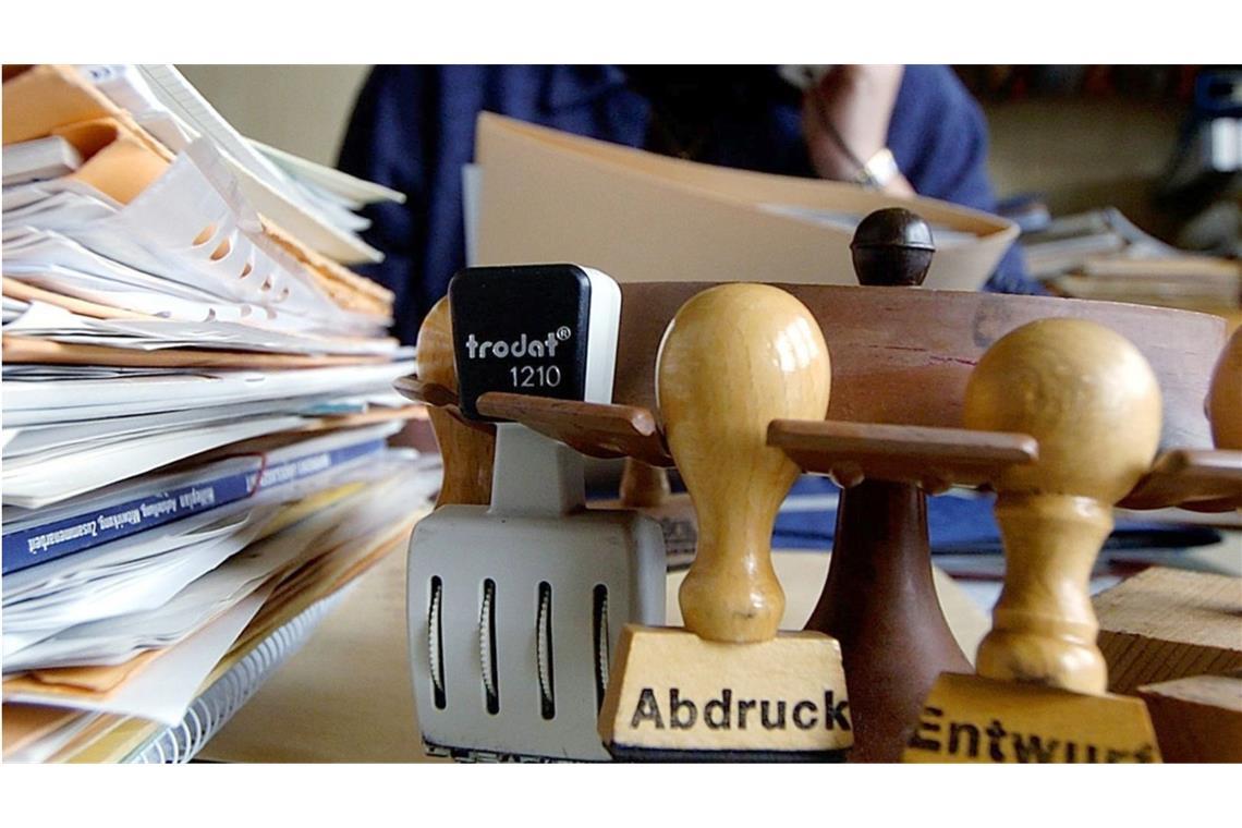 Muss wirklich jedes Formular von Beamten gestempelt werden?