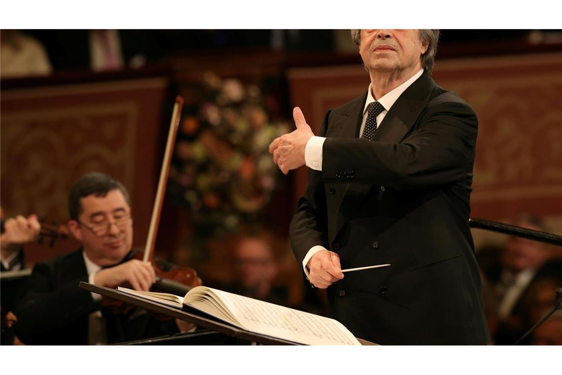 Neujahrskonzert als Verneigung vor "Walzerkönig" Strauss Muti dirigiert das Neujahrskonzert zum siebten und letzten Mal. (Foto: Handout)