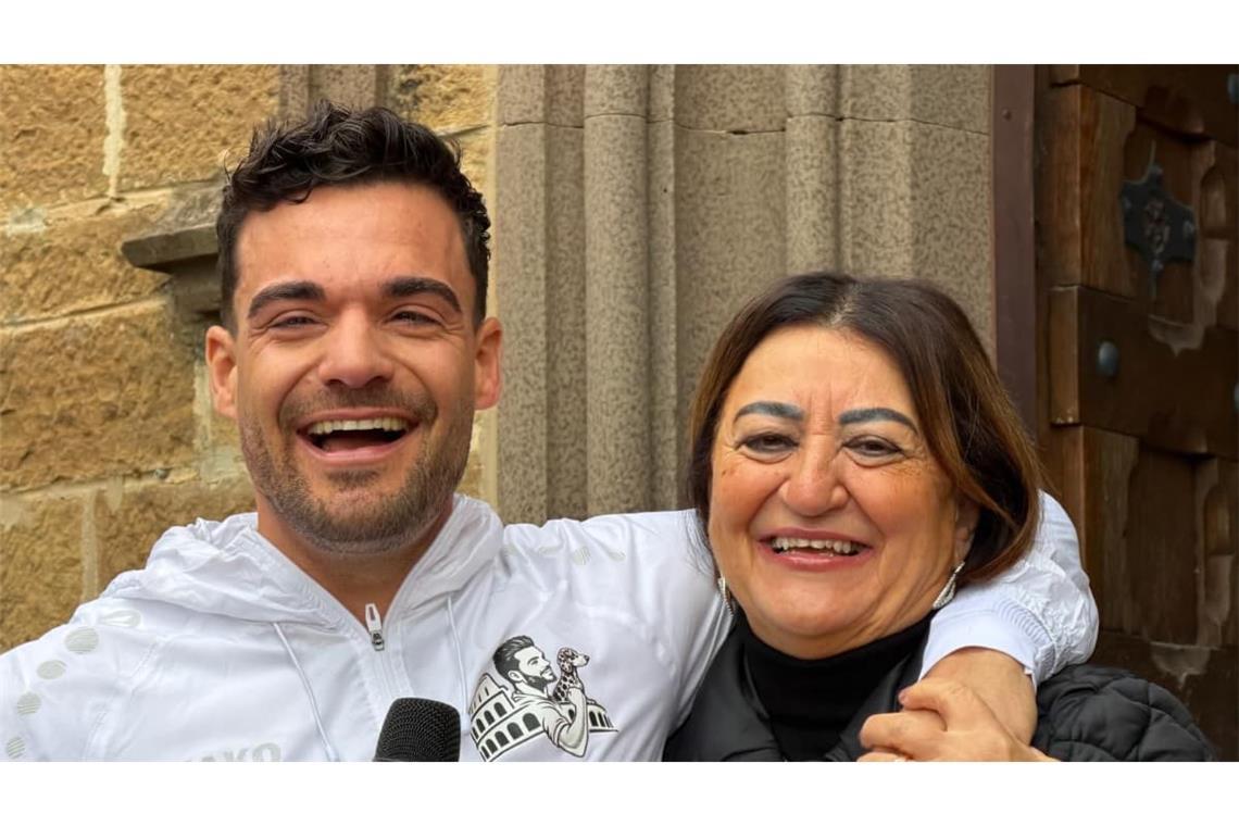 Mutter Clementina (rechts) und Vater Bruno nennt Stefano Zarrella seine „Superhelden“.