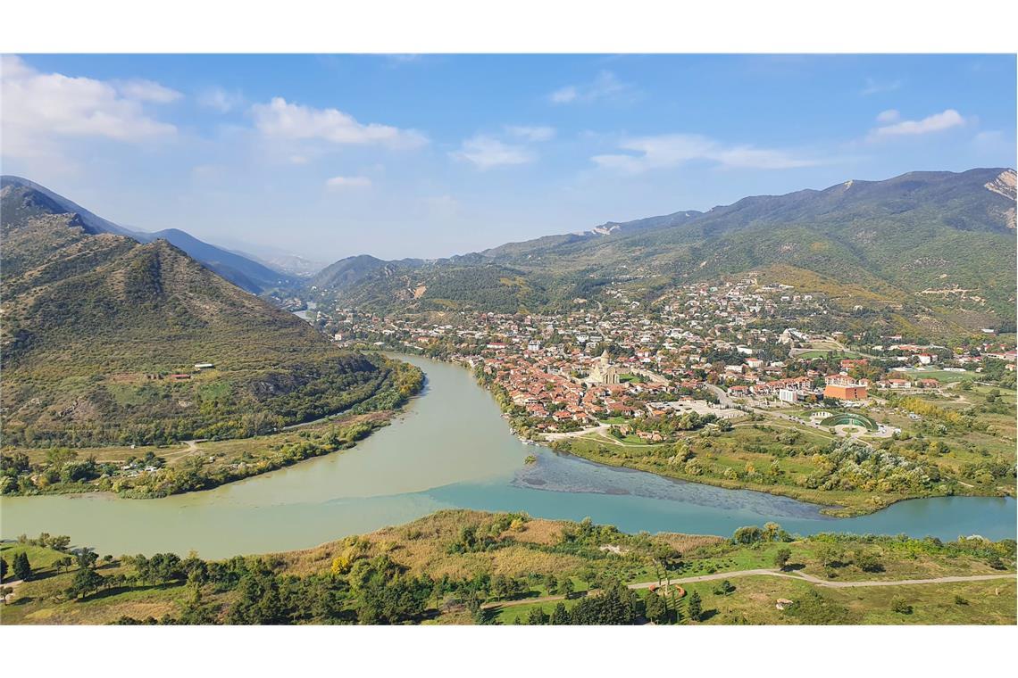 Wie sich die Bevölkerung im Südkaukasus entwickelte Mzcheta, die alte Hauptstadt des Iberischen Königreichs am Zusammenfluss der Flüsse Kura und Aragvi, liegt etwa 20 Kilometer nördlich von Tiflis in Georgien.