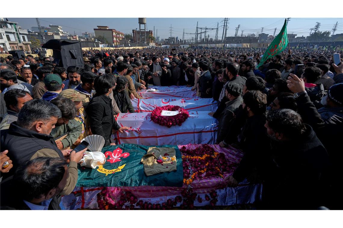 Nach Angaben aus Pakistan wurde der tödliche Anschlag im Nachbarland Afghanistan geplant. Der IS hatte die Tat für sich reklamiert.