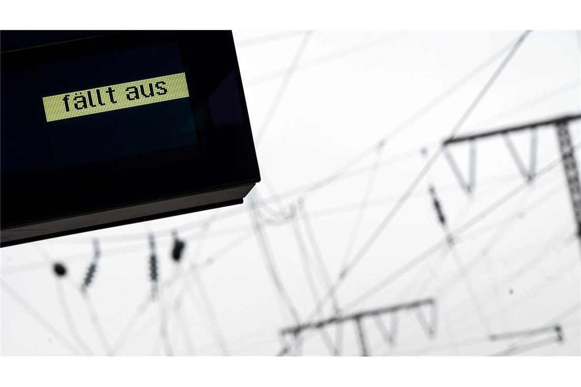 Fernverkehrszüge rollen nach Störung in Köln wieder Nach Angaben der Bahn ist ein Stellwerk in Köln-Kalk betroffen. (Symbolbild)