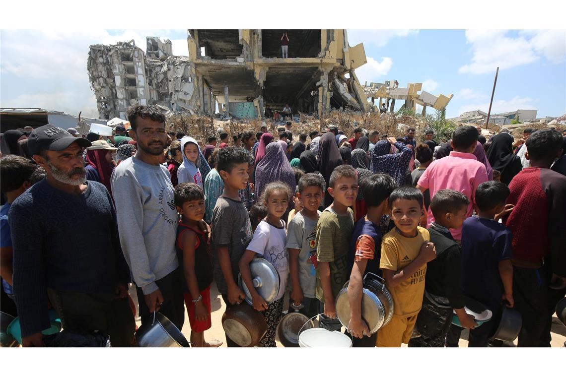 Nach Angaben der Hamas-Behörden sterben Kinder durch Unterernährung. (Archivbild)