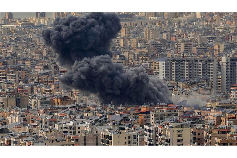 Nach Angaben der israelischen Armee soll ein Drohnenlager der Hisbollah angegriffen worden sein.