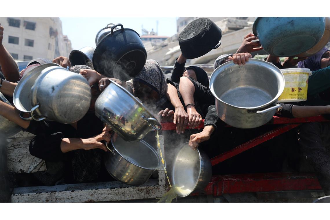 Israel birgt Leichen zweier Geiseln im Gazastreifen Nach Angaben des Welternährungsprogramms leiden eine halbe Million Menschen in Gaza Hunger. (Archivbild)