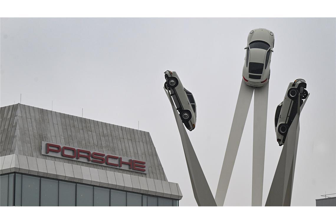 Nach Gewinneinbruch: Das sind die Baustellen bei Porsche Nach China hat Porsche 2024 deutlich weniger Autos geliefert. Rabatt-Schlachten kommen für den Konzern aber nicht infrage.