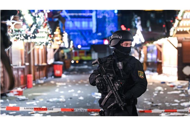 Nach dem Anschlag in Magdeburg fällt der Täter in der Untersuchungshaft auf. (Archivbild)