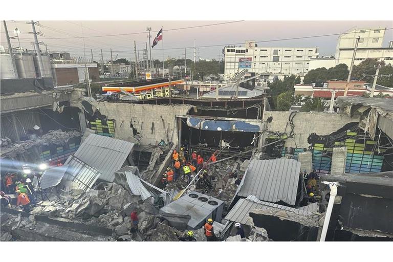 Nach dem Einsturz eines Disco-Dachs in Santo Domingo sind laut aktuellen Erkenntnissen 218 Menschen gestorben.